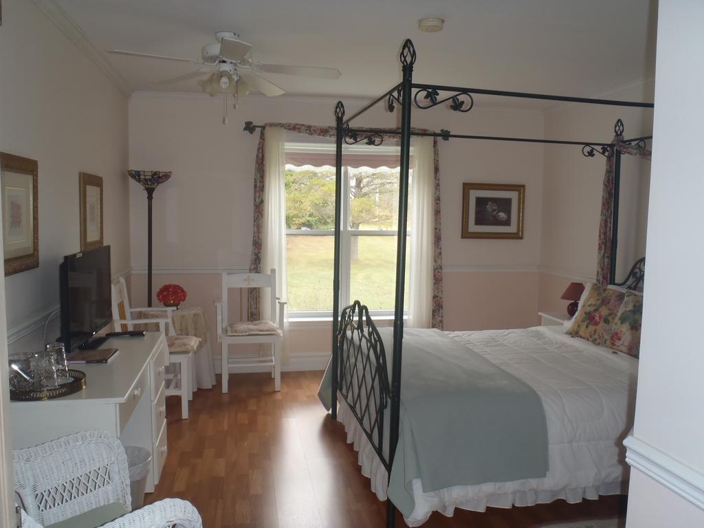 The Parrsboro Mansion Inn Room photo